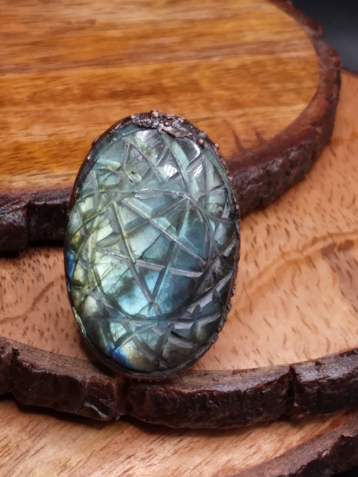 Labradorite gemstone carved green and blue flash ring size 8 1/2.