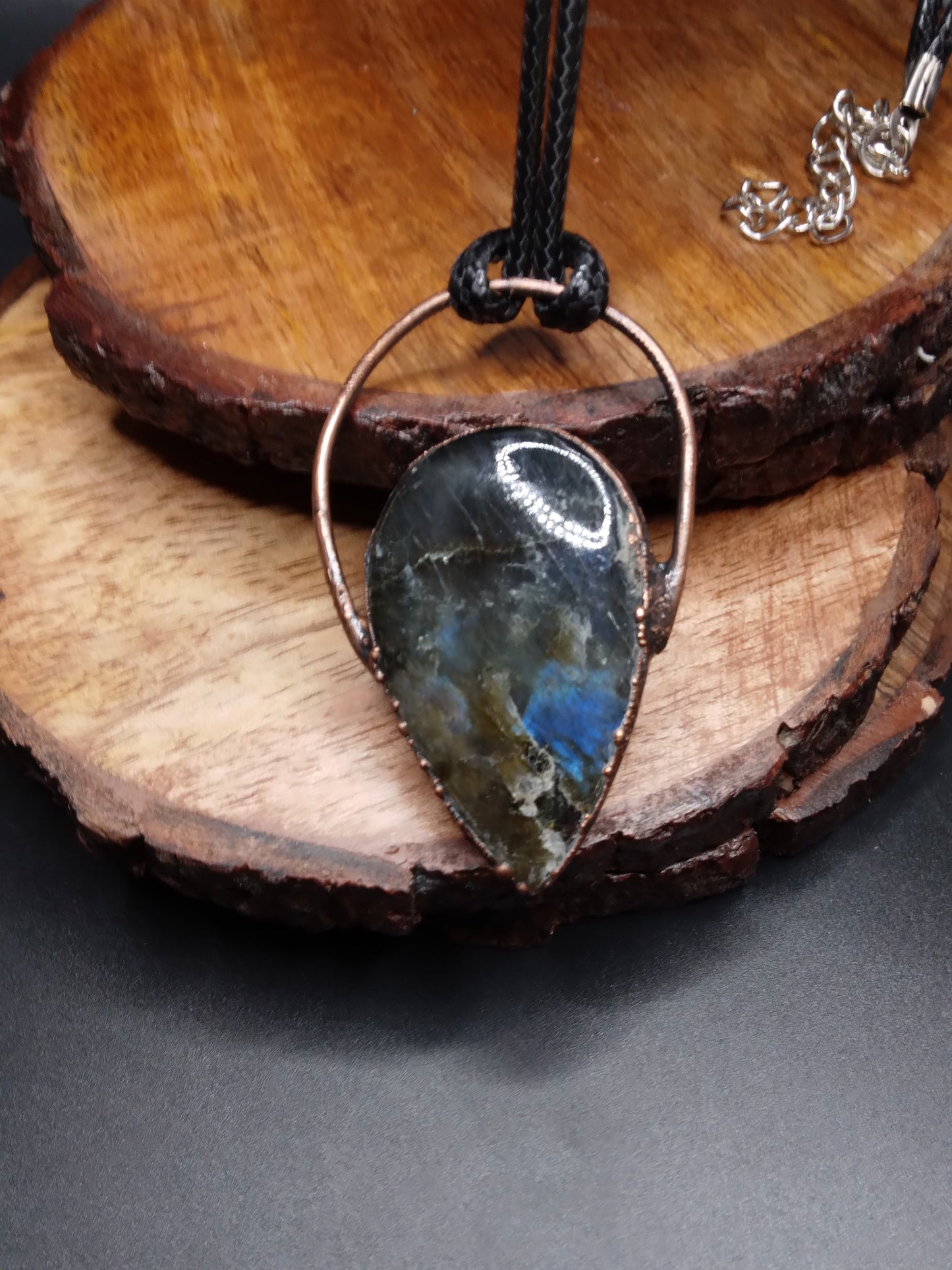 Labradorite gemstone pendant necklace