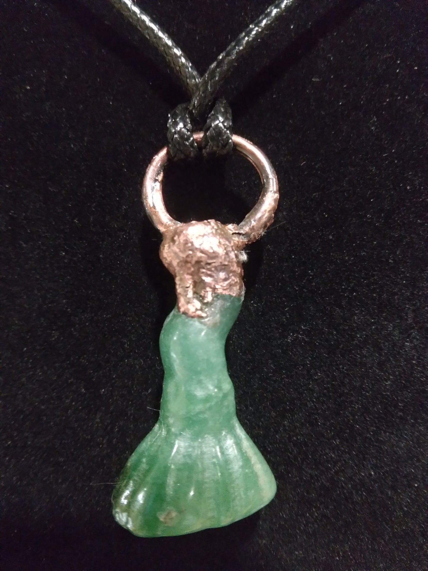 Fluorite brooms shape necklace